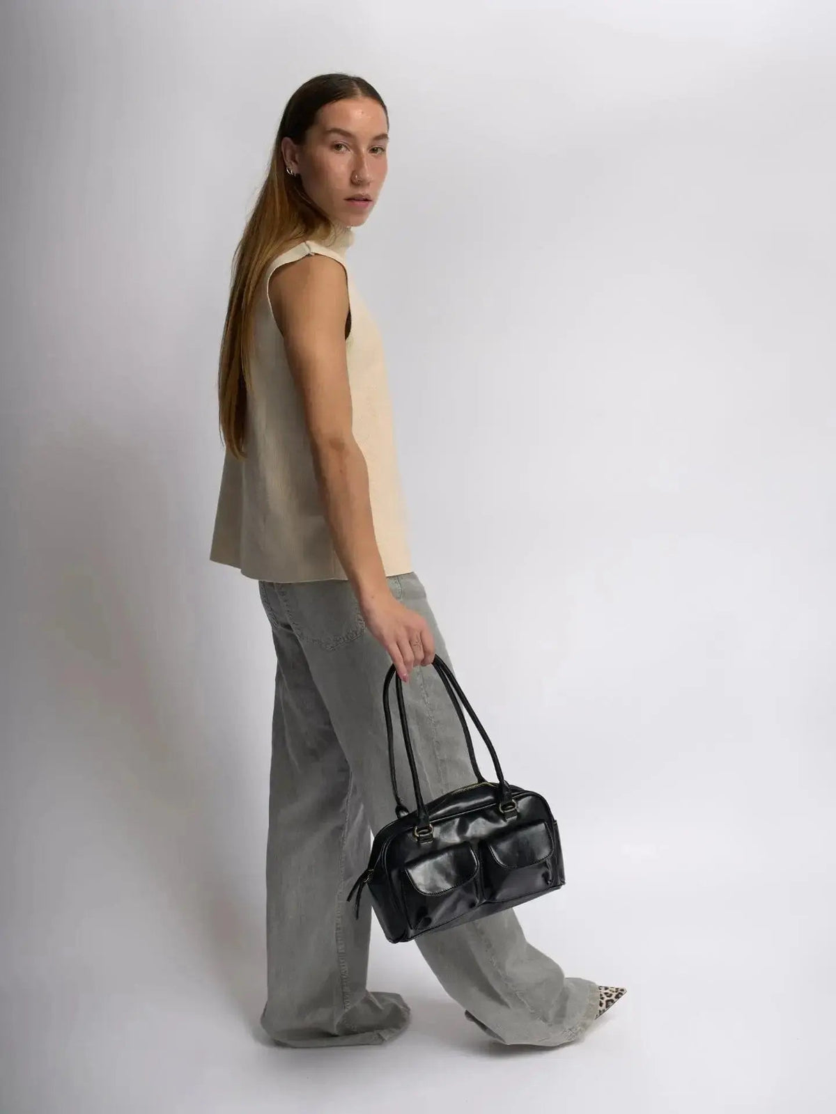 Vivienne Sleek Leather Carry