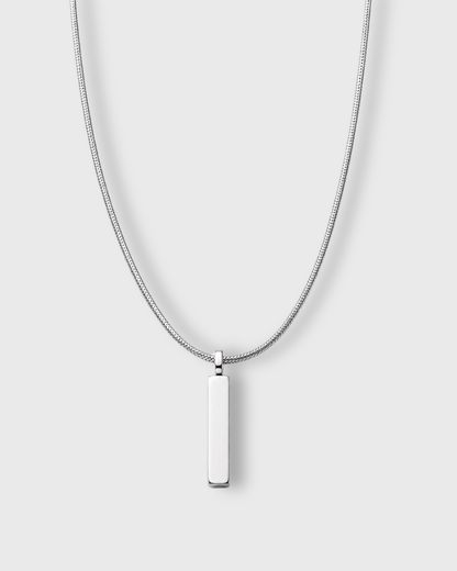 AVORA – SQUARE CHAIN PENDANT