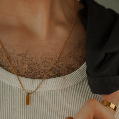 AVORA – SQUARE CHAIN PENDANT