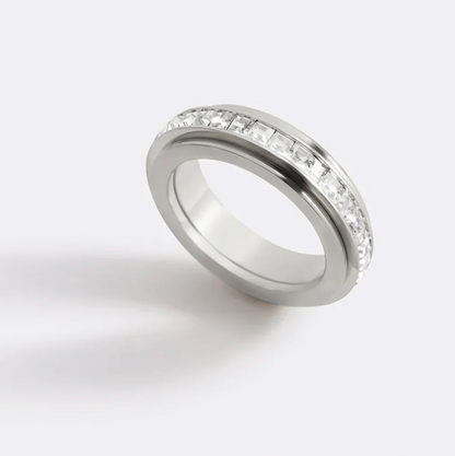 Avora Relief Ring