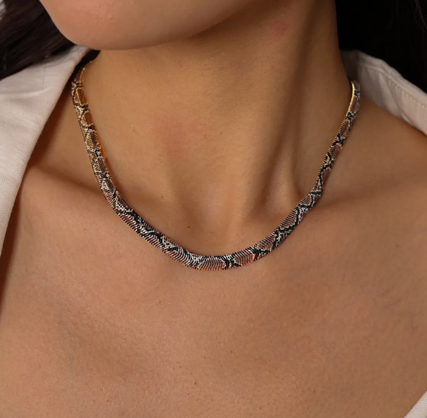 AVORA - UNISEX SAHARA VIPER NECKLACE